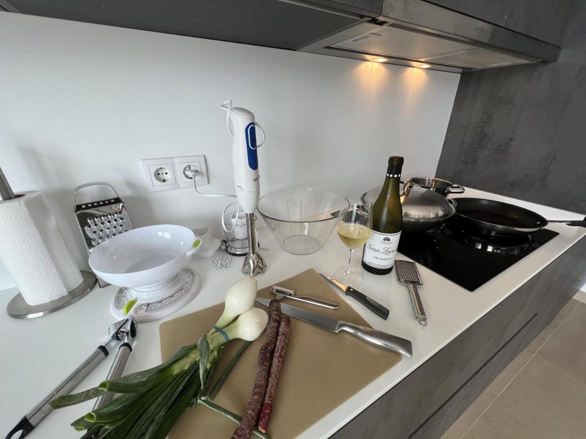 Penthouse With Stunning View And Rooftop Terrace Манилва Экстерьер фото