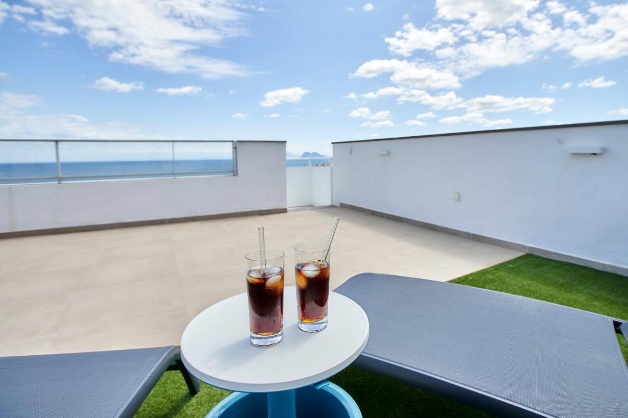 Penthouse With Stunning View And Rooftop Terrace Манилва Экстерьер фото